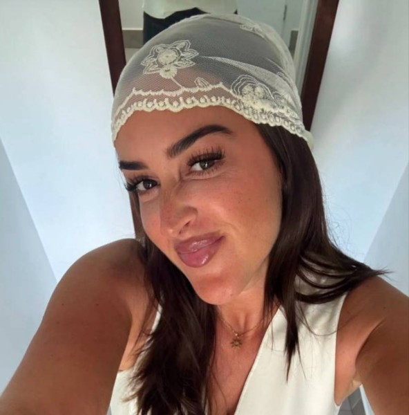 Alma, 41, Sharja