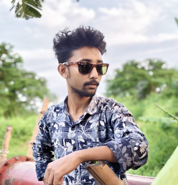 nahid, 23, Nigeria