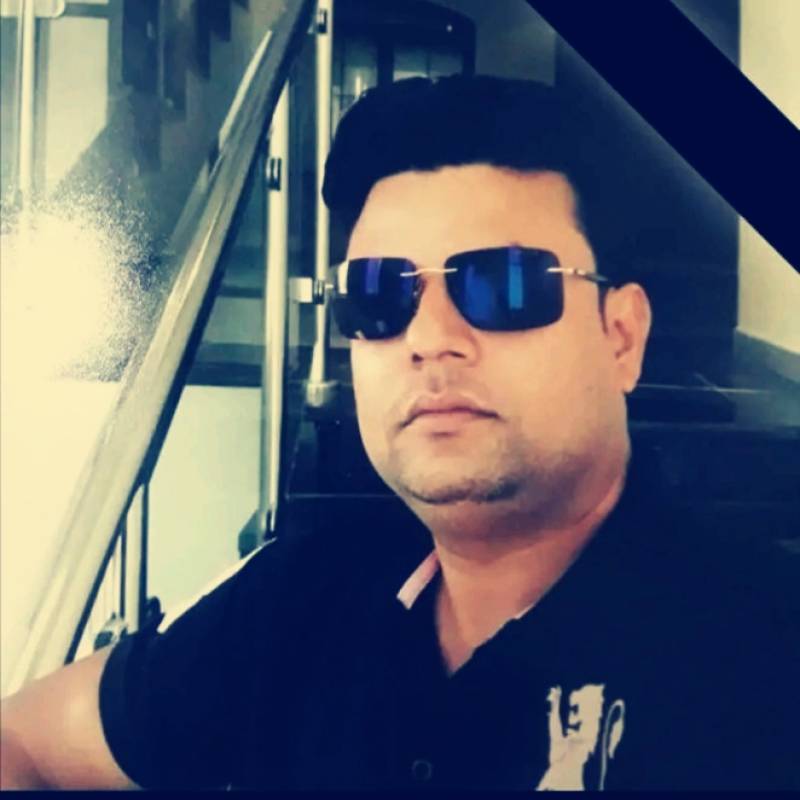 Zia ur, 31, Ghana