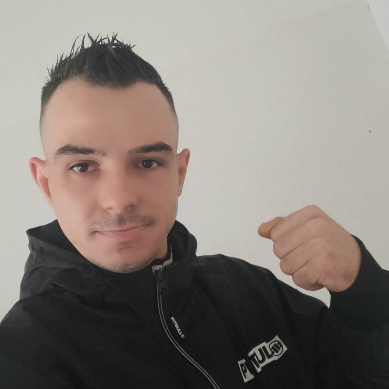 Kamil, 33, Charleston West Virginia