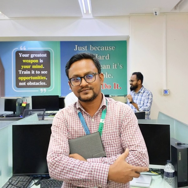 TUHIN, 35, Arizona