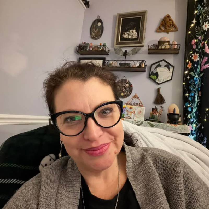 Julie, 51, Illinois