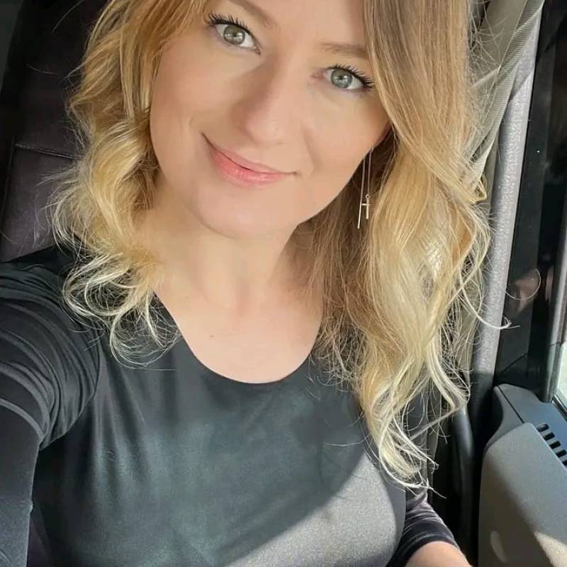 Iwona blecharczyk, 29, USA FL