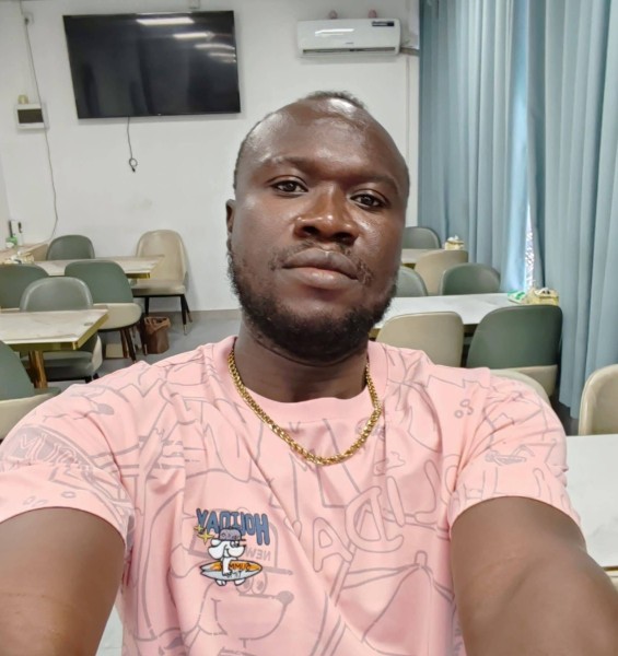 Kwaku, 42, jekapbils