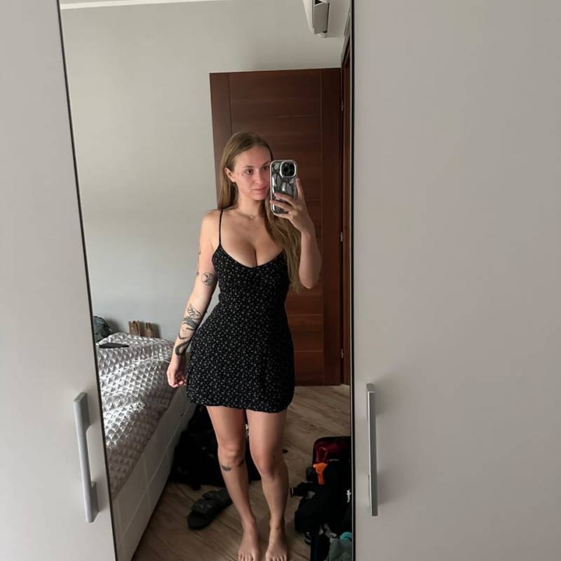 Becky, 18, Kenya