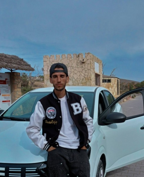 Elmahdi, 24, anywhere
