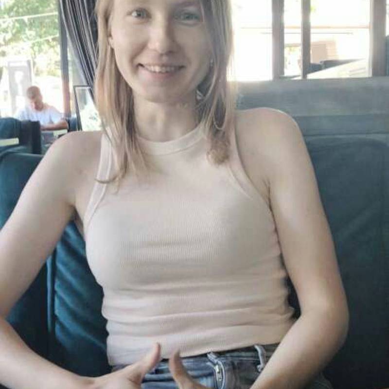 Anhelina, 35, Exeter