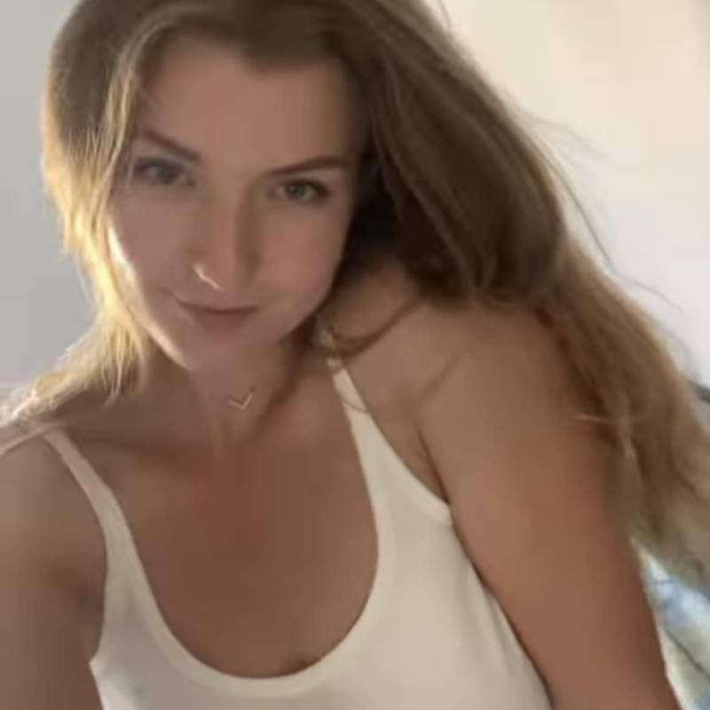 Evelyne, 37, Canada