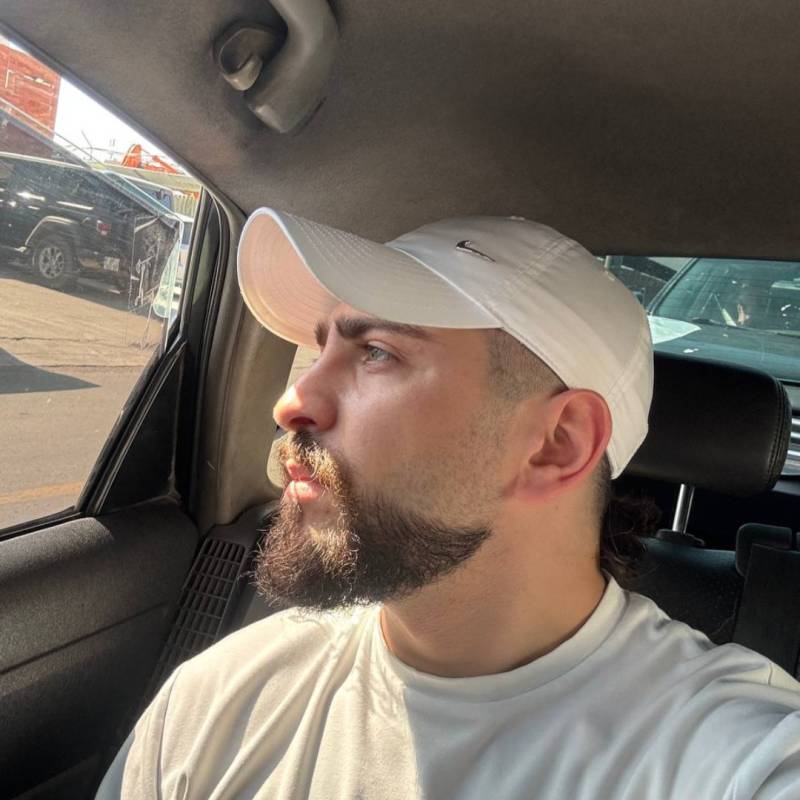 Luka, 31, Tennessee