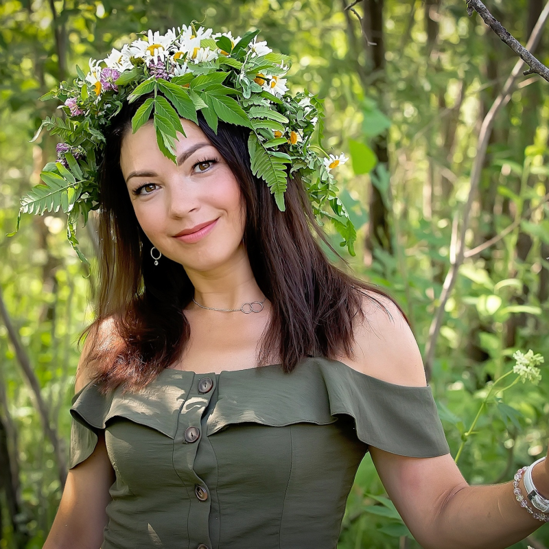 Arisini, 38, Canada