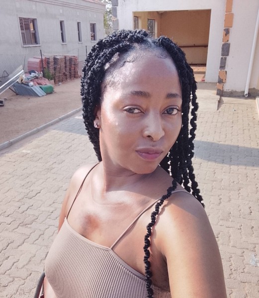 Daisy Rose, 31, Canada