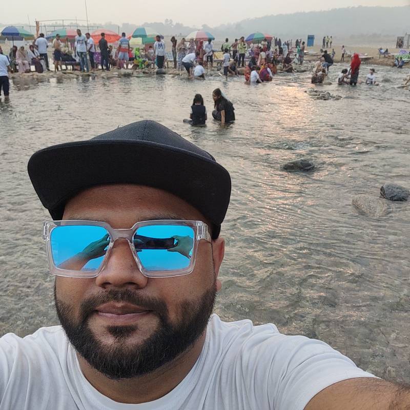 Junayed, 32, Lome