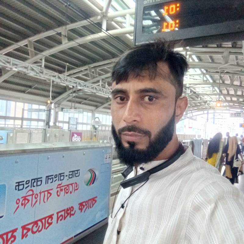 Mostafa, 38, Dhaka