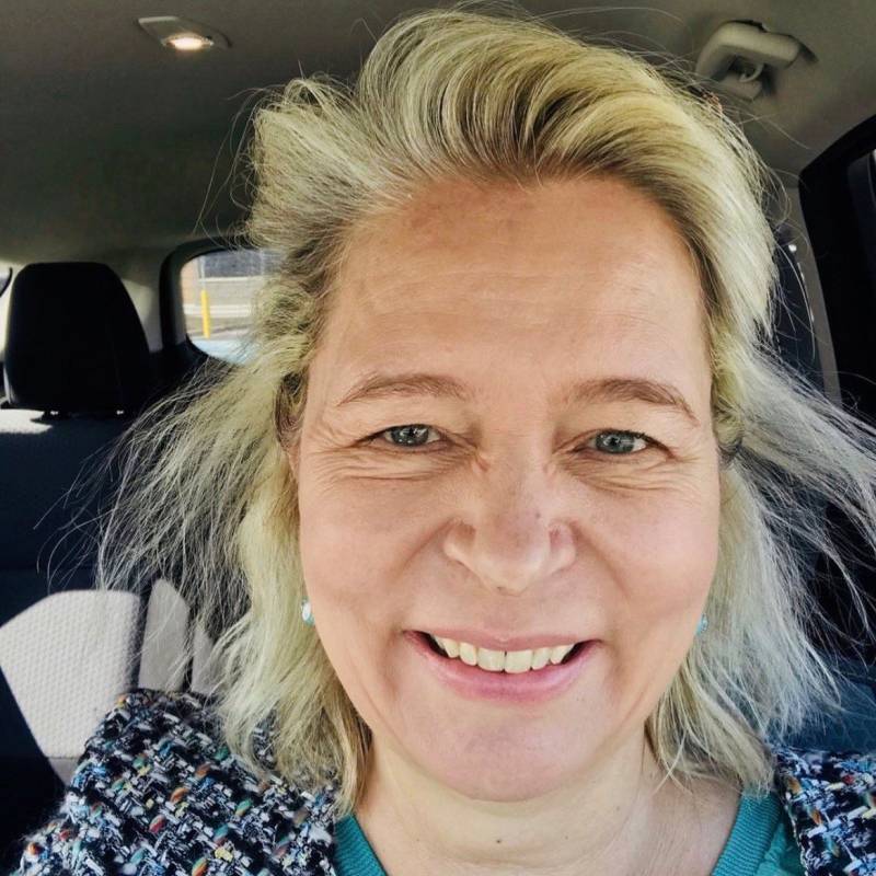 marie, 51, London