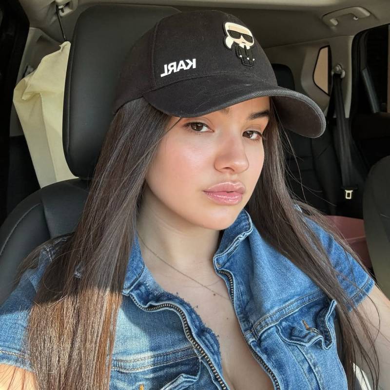 crystal, 28, United Kingdom