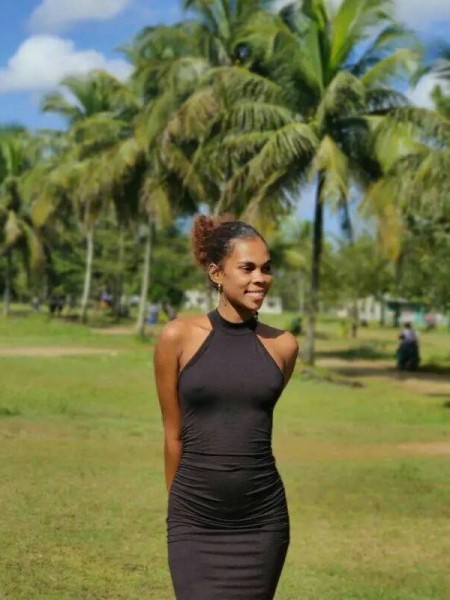 Nadia, 23, Sharja