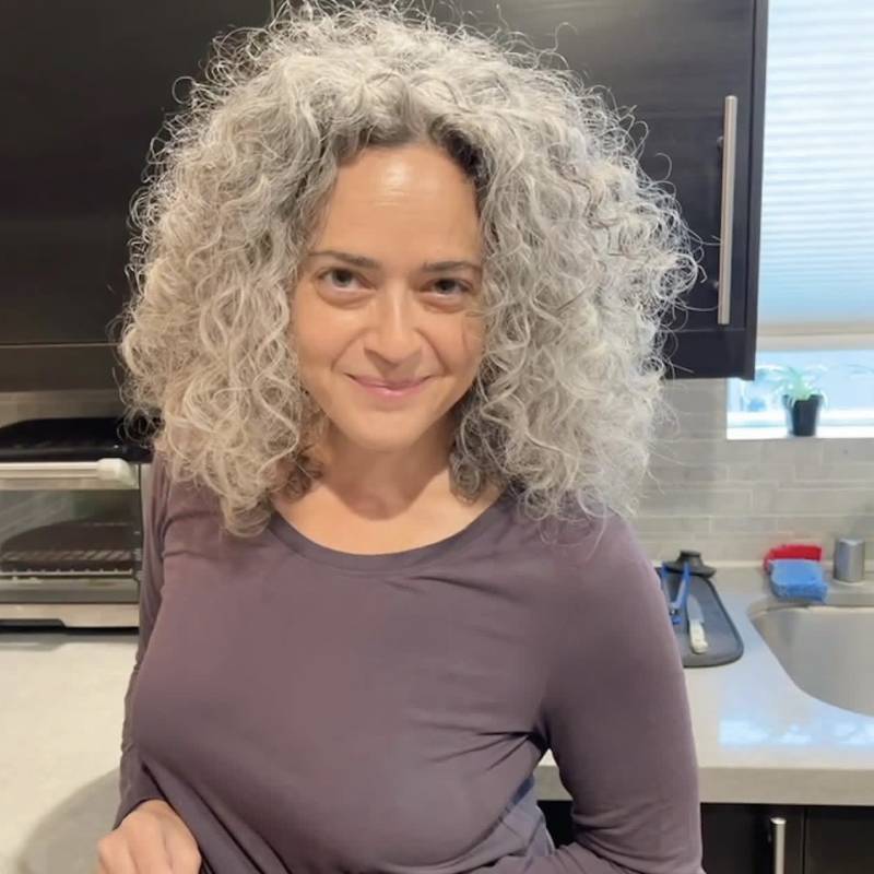 Victoria, 46, United Kingdom