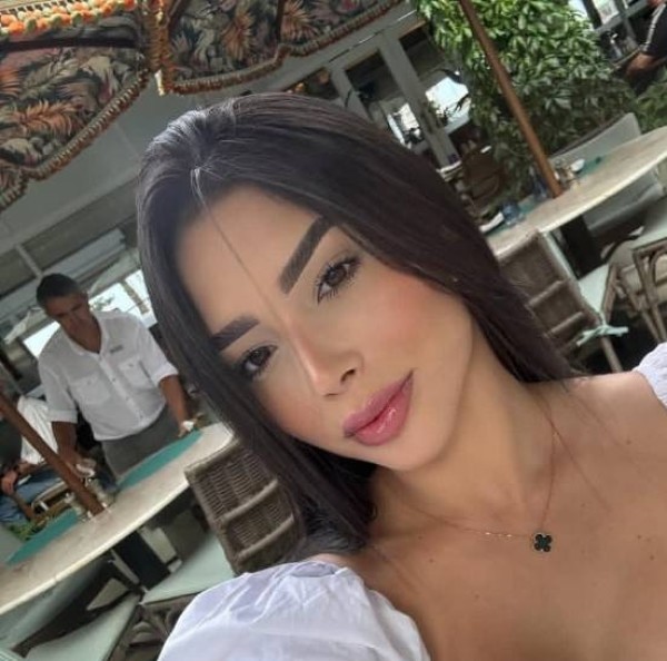 Mia Lavender, 33, kabul