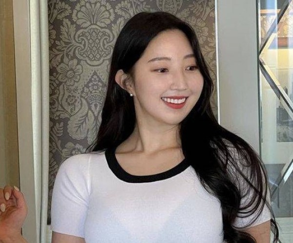 Fang, 30, LA