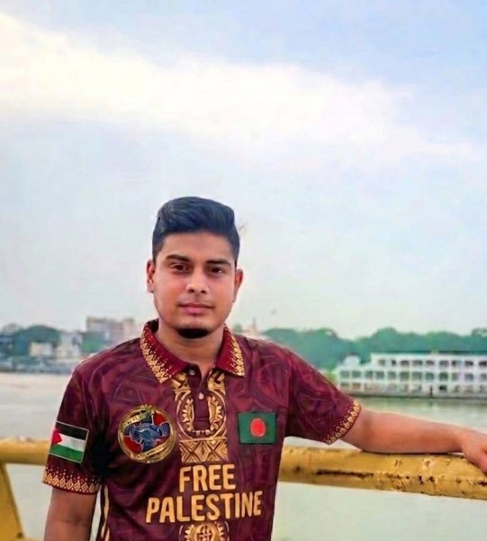 Parosh, 26, DHAKA Bangladesh