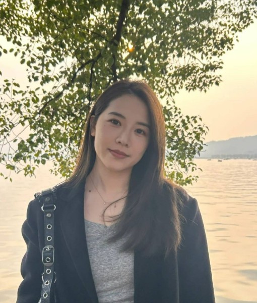 Mia, 35, Brazil