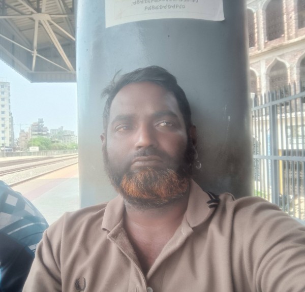 Mohammad, 42, Riga