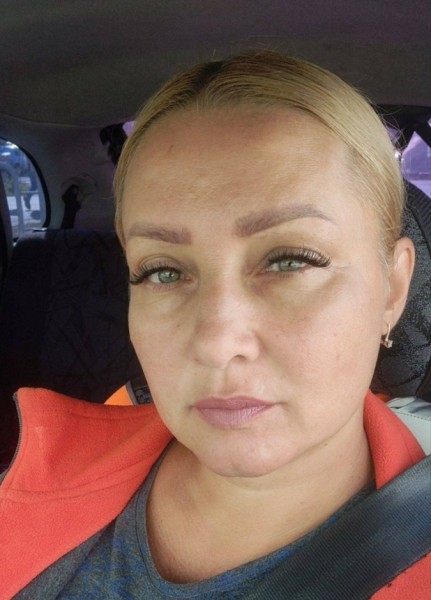 Elizabeth, 42, anywhere