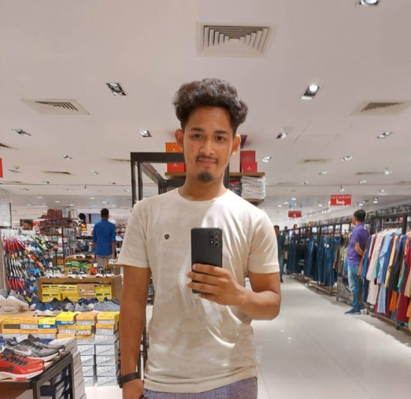 Shariful Islam, 25, Pakistan