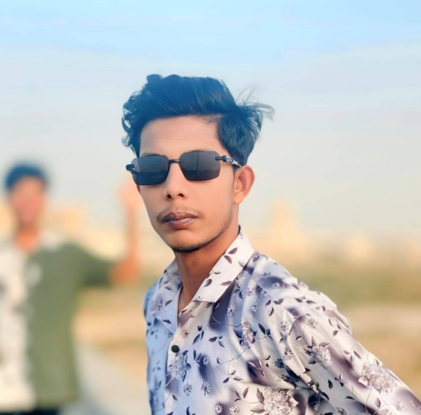 Ariyan, 26, London UK
