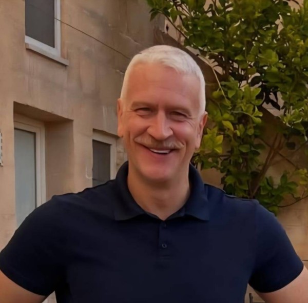 Carl, 65, London UK