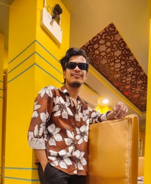 Ariyen Shakib, 26, London UK