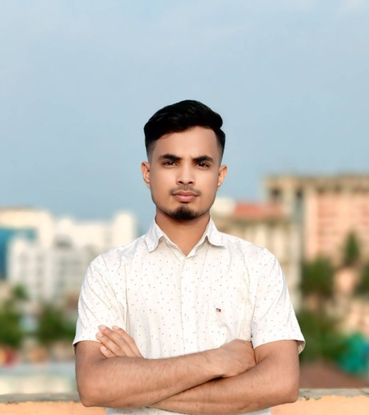 Mr Faruk, 21, USA