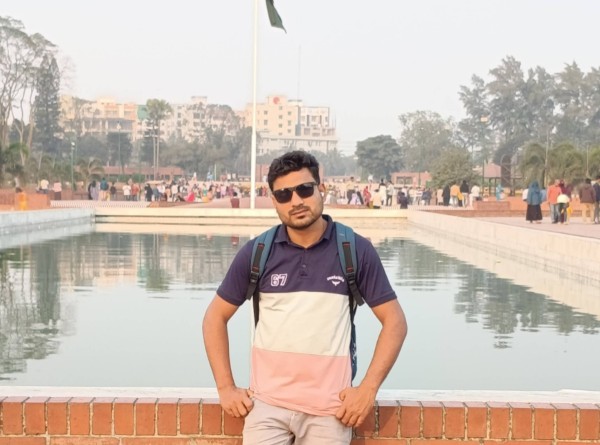 Aminur, 27, Bangladeshi