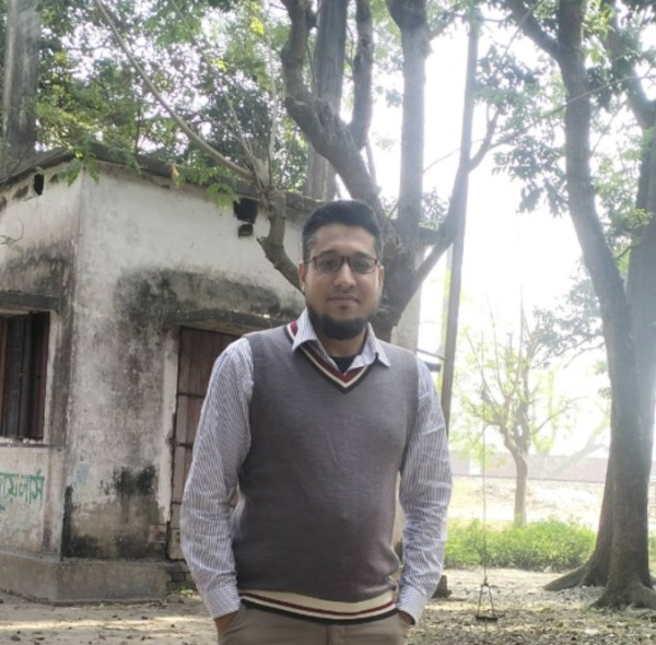 Fardous, 31, Dhaka Bangladesh