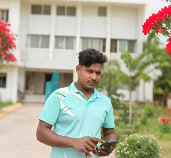 Rayhan, 23, Frankfurt