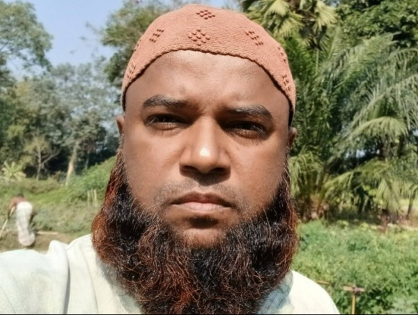 Tusar, 47, Dhaka Bangladesh