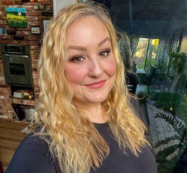 Ivana, 35, Ghana