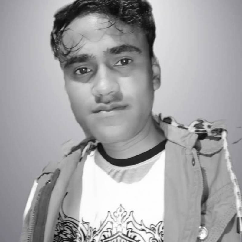 Akash, 31, Naveda