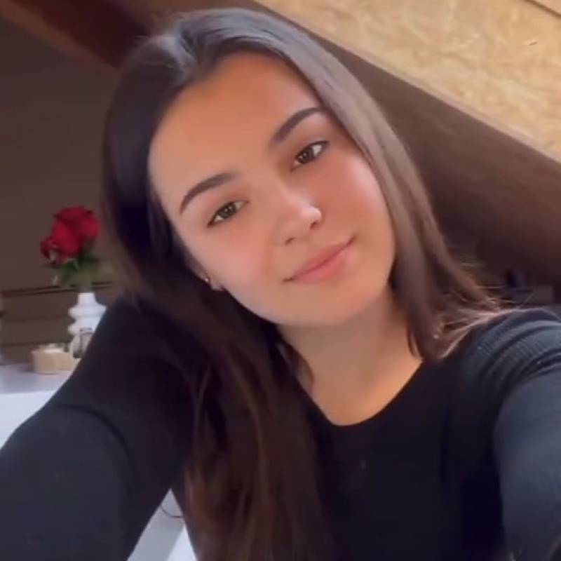 Olivia12585 dating
