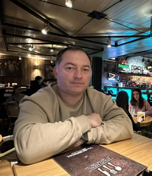 Maksim44161 dating