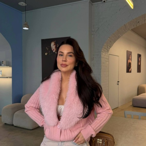 Emma90876 dating